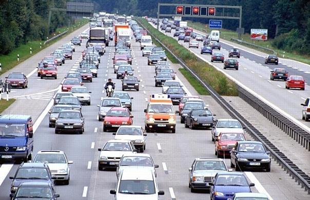 Überlastete Strassen und Baustellen sorgen im Ausland für Staus. Foto: Auto-Reporter